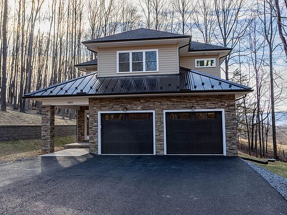 3rd image of 1065 Thornblade Way