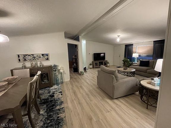 5th image of 2216 Adams Ln