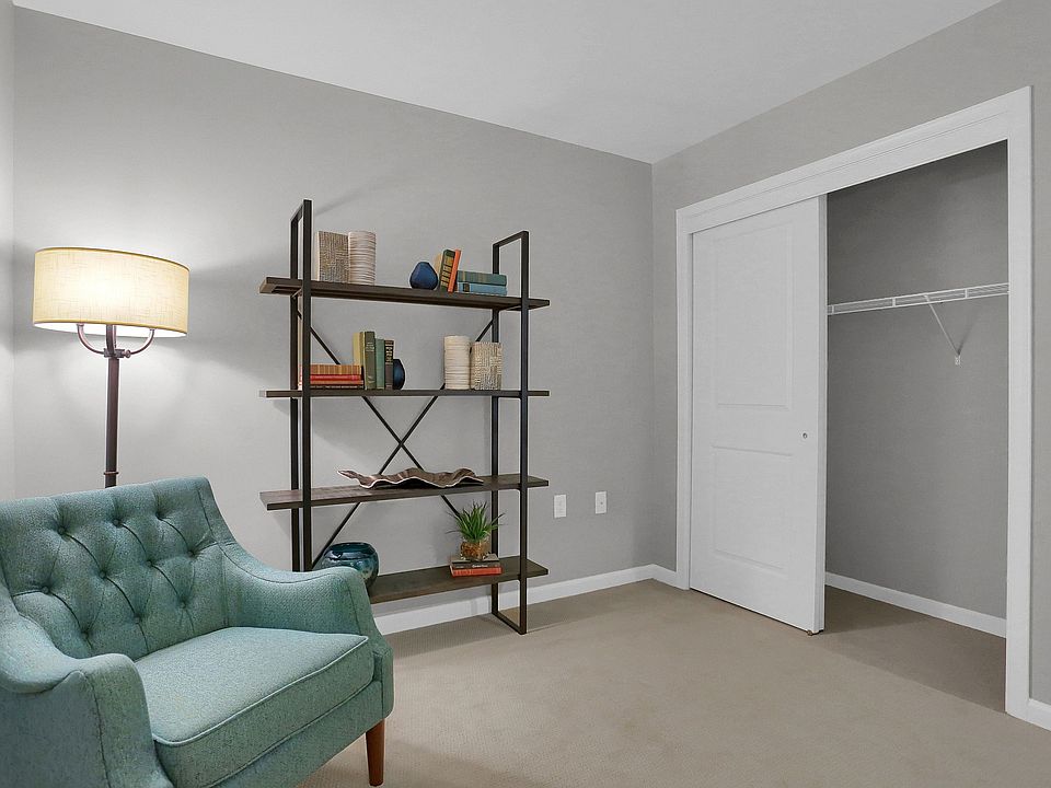 Hickory- 2 BR 2 BA
