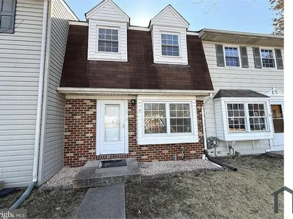 24 King Richard Ct, Rosedale, MD 21237