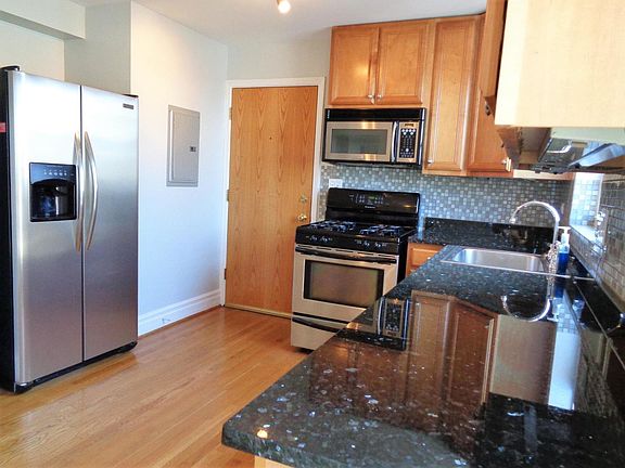 4th image of 6046 N Francisco Ave APT 3W