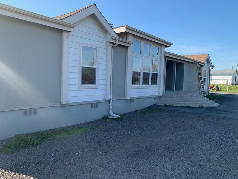 2nd image of 24051 Avenue 200 Unit C