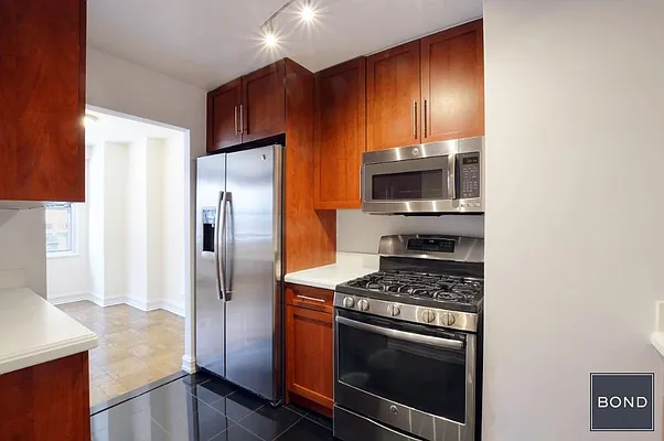 Rented by Bond New York | media 24