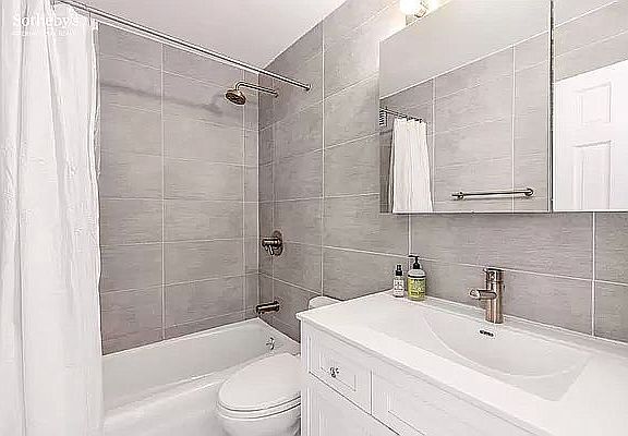 3rd image of 115 E 31st St APT 4