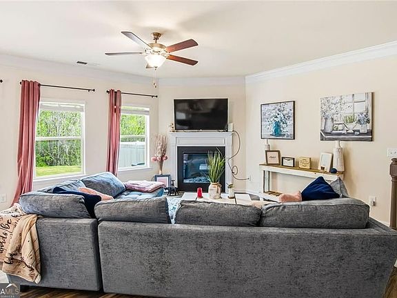 5th image of 521 Crescent Woode Dr