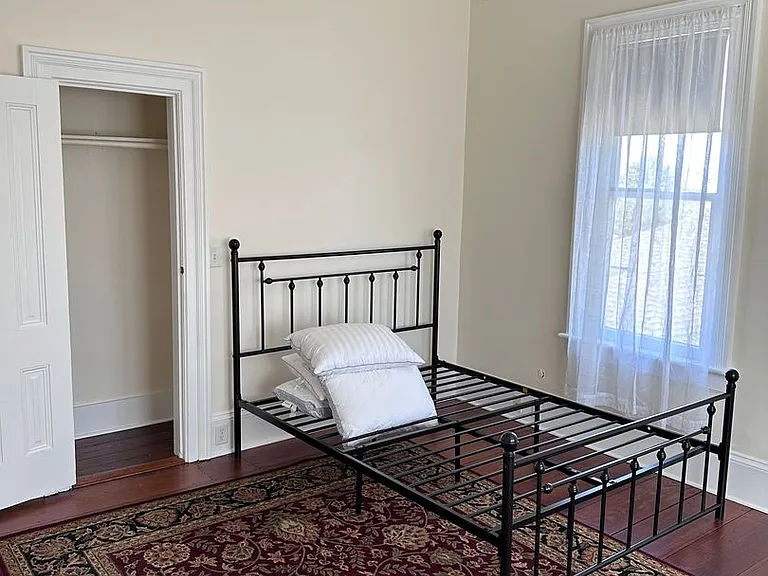 942 G St — Photo 38
