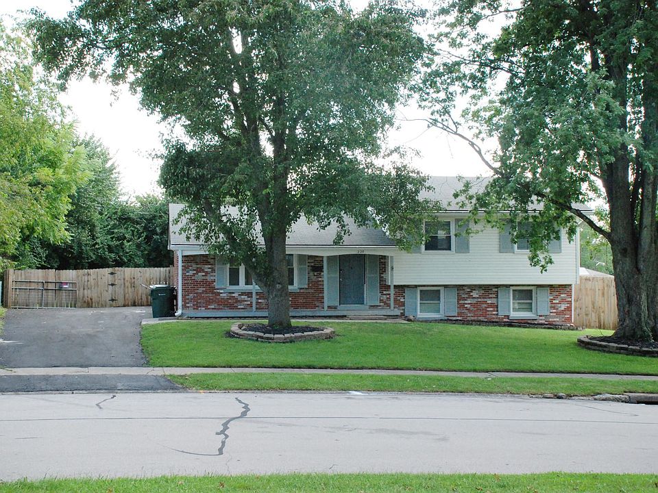 1st image of 220 Loch Lomond Dr