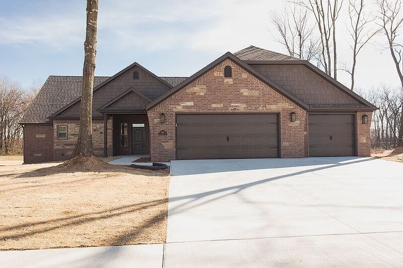 1st image of 1041 Quail Hollow Dr