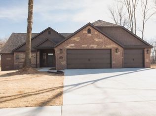 1041 Quail Hollow Dr, Bentonville, AR 72712