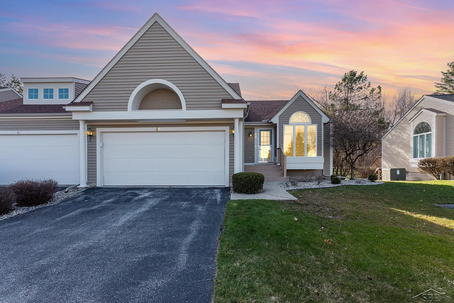 40 Willow Pond Dr E photo 1