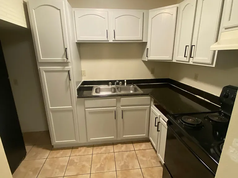 1938 Oconnor St #9 — Photo 3