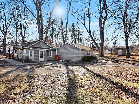 2nd image of 9558 Belding Rd NE