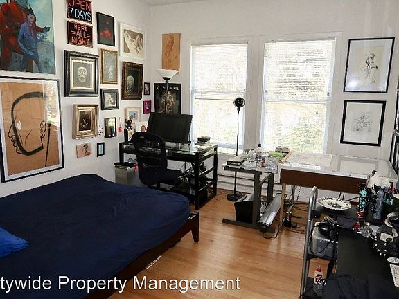 5th image of 1995 Oak St APT 09