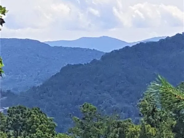 313 Jubilee Way, Waynesville, NC 28785