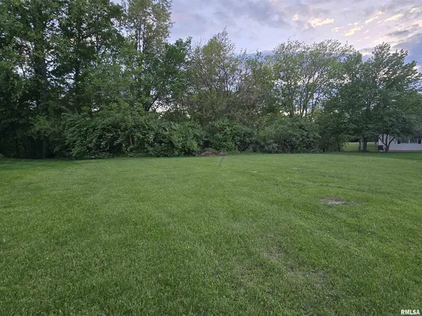 212 Lakeview Ct, Colona, IL 61241