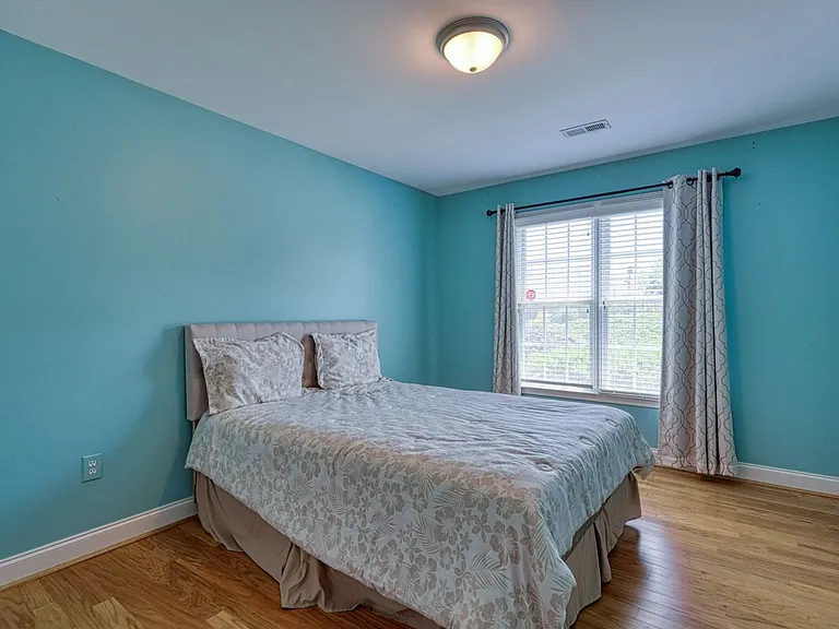 210 Rivermill Ct — Photo 30
