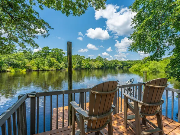 281 Boykin Ln, Ridgeville, SC 29472