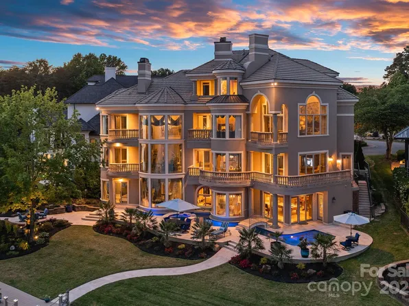 18201 Town Harbour Rd, Cornelius, NC 28031