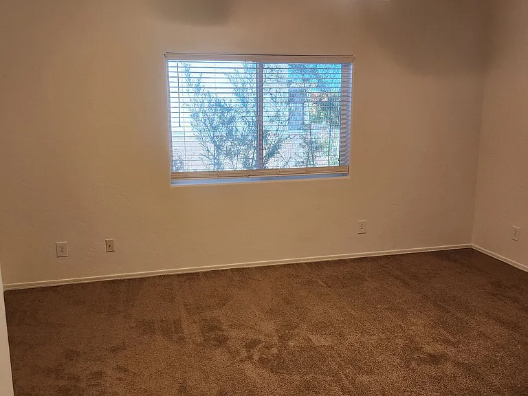 391 S Meadowood Ln — Photo 9