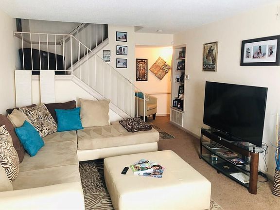 3rd image of 6066 Oakbrook Ln