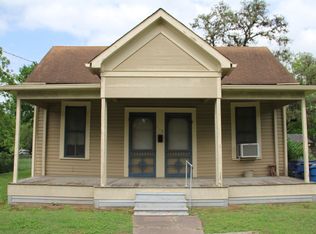 723 S Madison St, La Grange, TX 78945