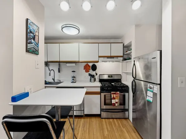 152 6th Street image 6 of 16