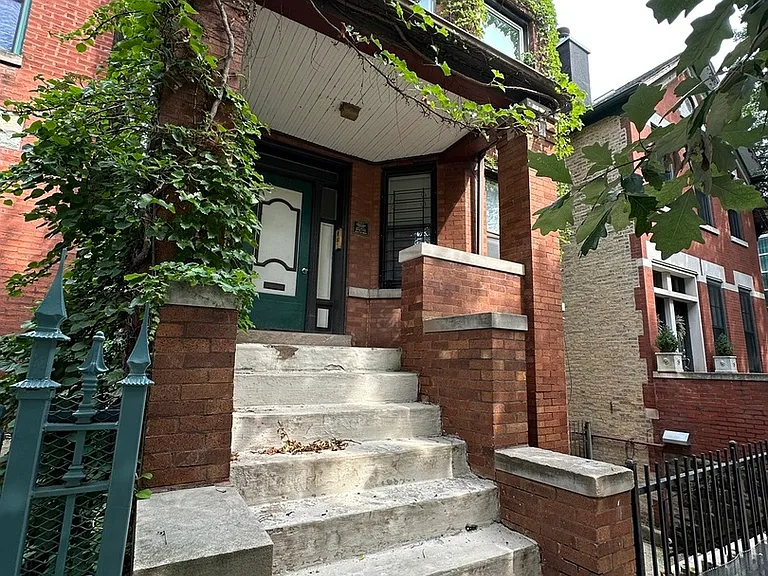1557 N Honore St #G — Photo 2