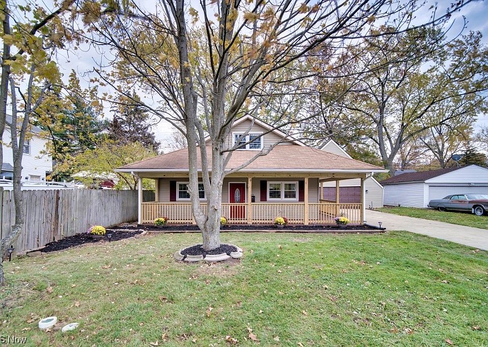 1st image of 145 Lakewood Dr