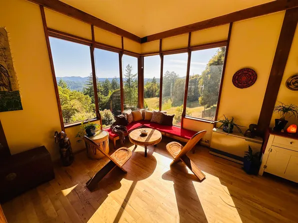 4000 Elk Ridge Rd, Redway, CA 95560