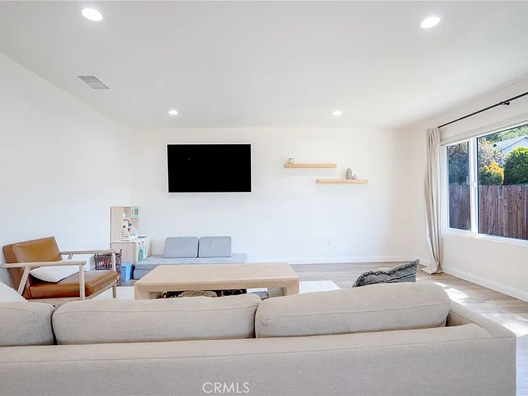 3417 Merced St — Photo 8