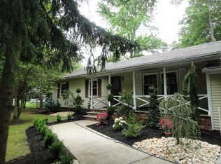 92 Maple St, Old Bridge, NJ 08857