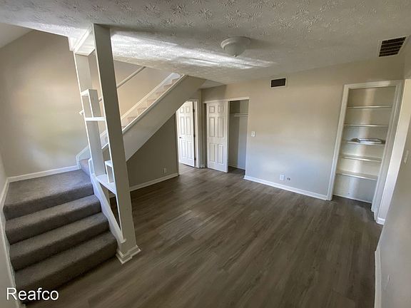 3rd image of 12 E Duncan St #18