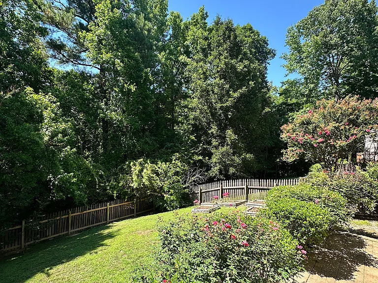 717 Bluffcreek Dr — Photo 19