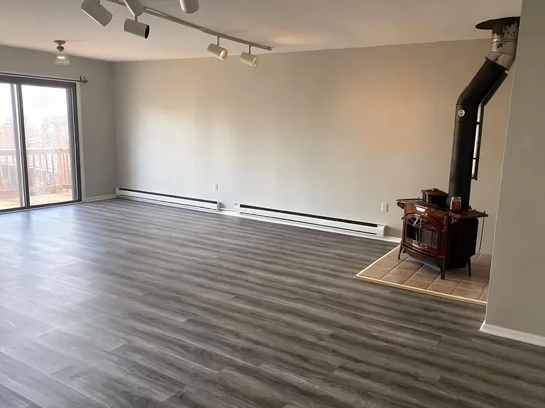 254 Richard Ct #25D — Photo 2
