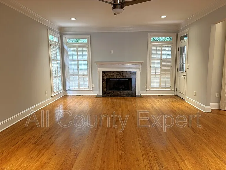 871 Lenox Ct NE — Photo 16