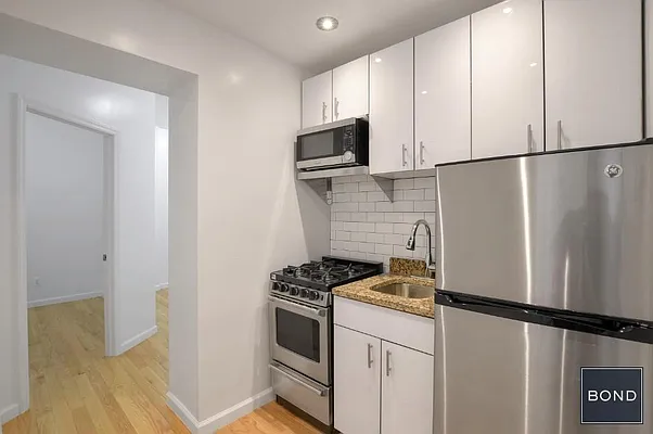 Rented by Bond New York | media 15