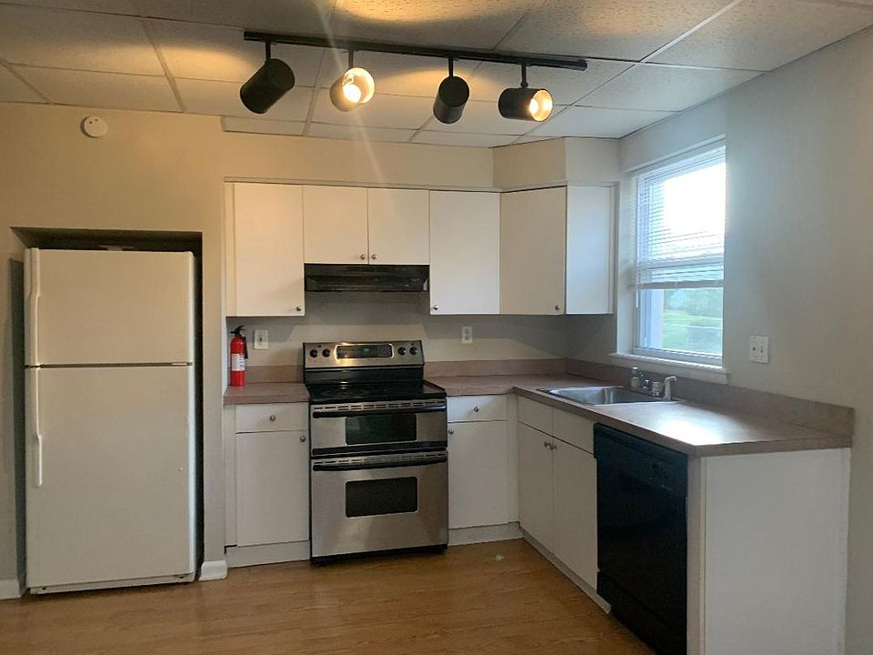 1st image of 275 N Wycombe Ave Floor 1
