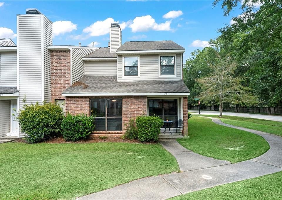 1st image of 201 Pineridge Ct #201