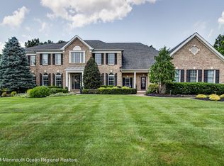 15 Mackenzie Ct, Freehold, NJ 07728