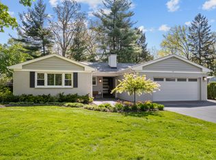 1143 Beverly Pl, Lake Forest, IL 60045