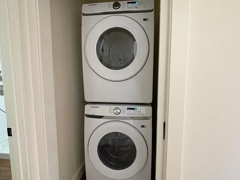 washer dryer in unit