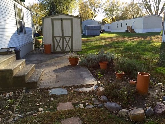 5th image of 33436 N Beach Dr