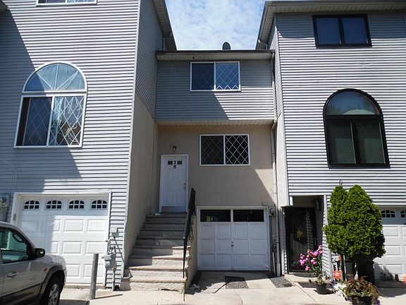 2nd image of 20 Duane Ct