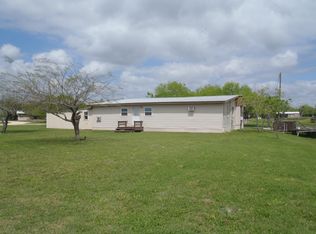 143 E Lakefield Dr, Mathis, TX 78368