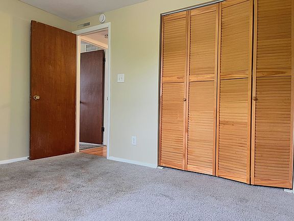 4th image of 576 Taunton Pl APT 3
