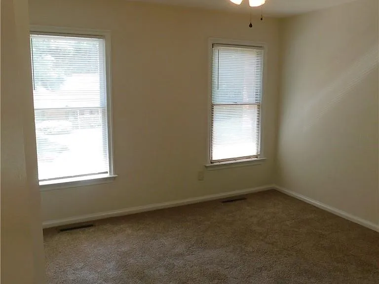 1129 Crystalwood Cir — Photo 17