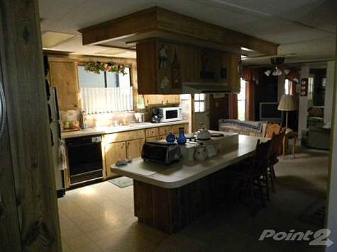 Kitchen eat-in-bar