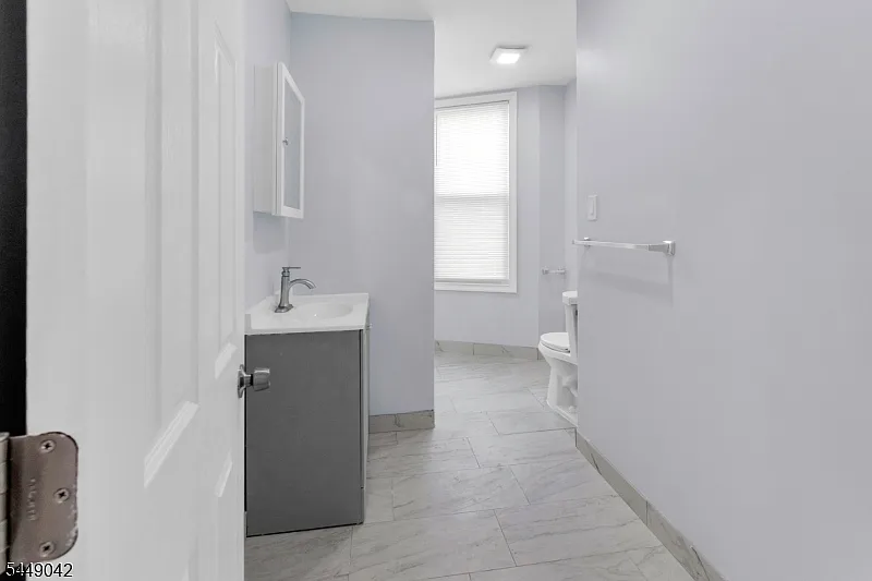 2 bed, 1.0 bath, $2,300 — Photo 4