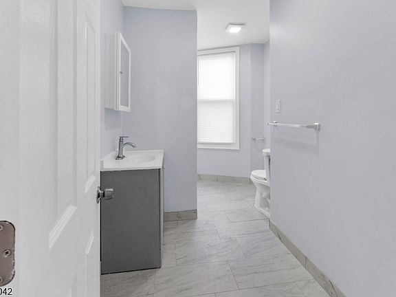 4th image of 100 Haledon Ave
