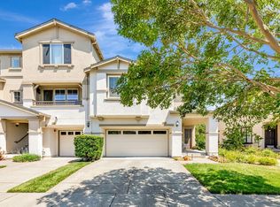 2585 Edgewater Dr, Santa Rosa, CA 95407